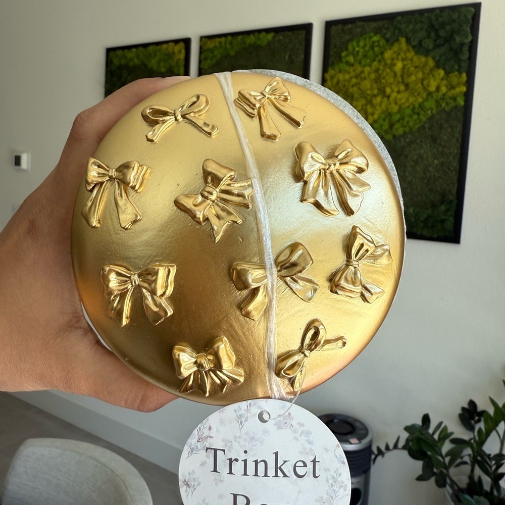 Gold Bow Trinket Box BNWT